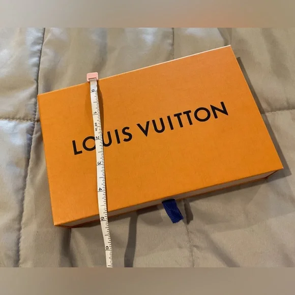 Louis Vuitton Gift Boxes - Picture 2 of 7